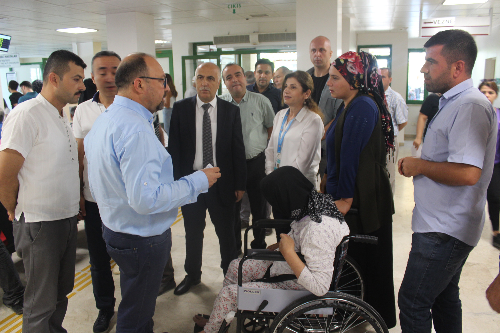 valimiz hasan karahan servergazi devlet hastanesini ziyaret etti